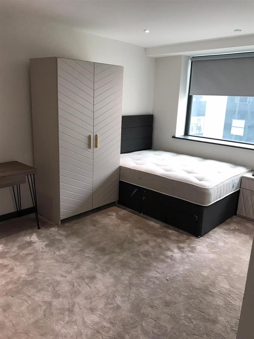 2 Bedroom Apartment To Rent image 5